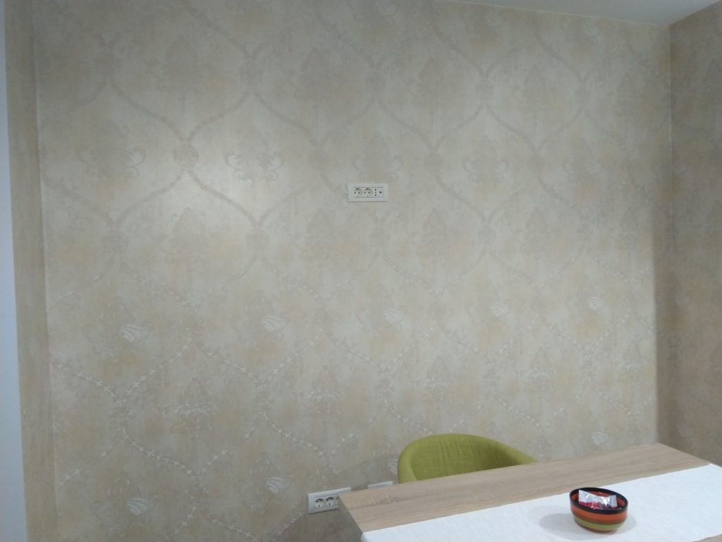lucrari-montaj-tapet-timisoara-decoratiuni1