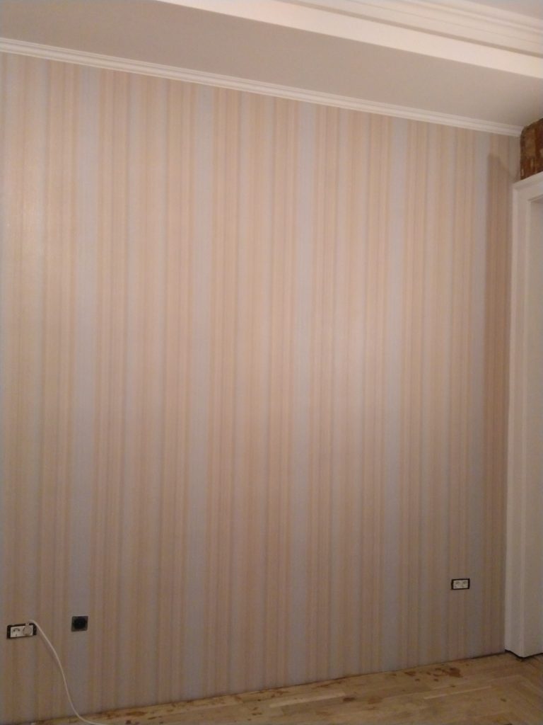 lucrari-montaj-tapet-timisoara-dungi-living